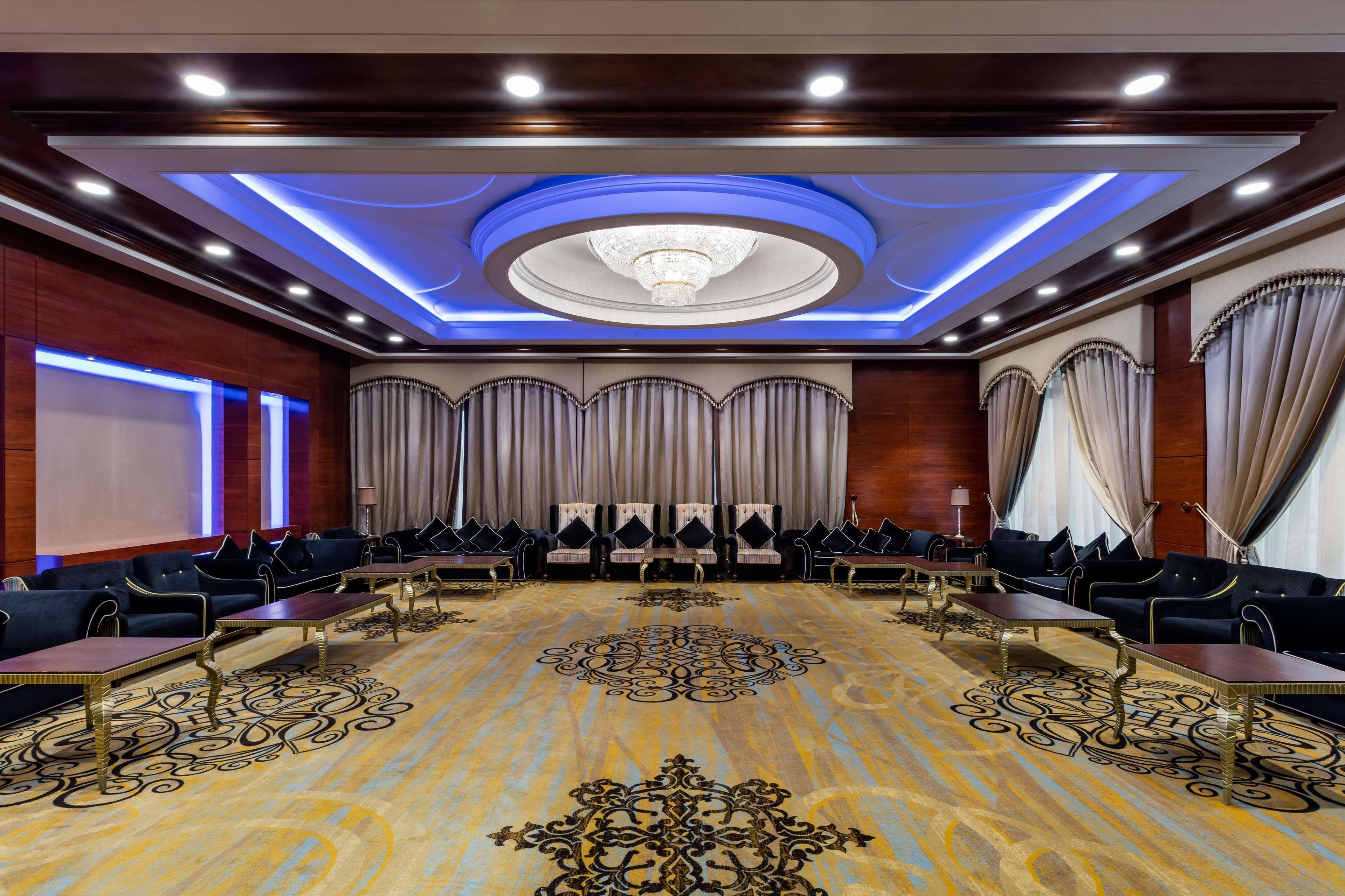 The Diplomat Radisson Blu Hotel Residence & Spa Manama Exterior photo